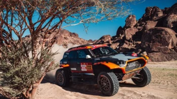 El belga De Mevius gana la primera etapa en autos con Sainz sexto y Roma octavo El belga De Mevius gana la primera etapa en autos con Sainz sexto y Roma octavo