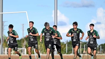 La Verde se entrena con 22 jugadores y aguarda la llegada de Bruno Miranda La Verde se entrena con 22 jugadores y aguarda la llegada de Bruno Miranda