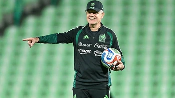Chivas de Guadalajara es la base de México para jugar ante Panamá y Bolivia Chivas de Guadalajara es la base de México para jugar ante Panamá y Bolivia