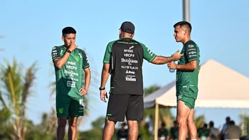 La Verde se encierra en el Tahuichi y Villegas empieza a armar su once La Verde se encierra en el Tahuichi y Villegas empieza a armar su once