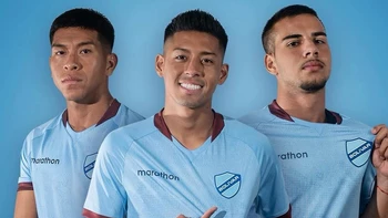 La nueva camiseta de Bolívar honra al Illimani, “la esencia de La Paz” La nueva camiseta de Bolívar honra al Illimani, “la esencia de La Paz”