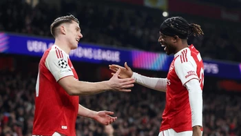 Arsenal firma una fase perfecta y avanza como el mejor de Europa Arsenal firma una fase perfecta y avanza como el mejor de Europa