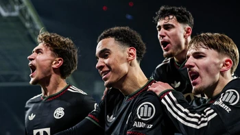 Bayern conquista la segunda plaza tras triunfo 2-1 sobre PSV Bayern conquista la segunda plaza tras triunfo 2-1 sobre PSV