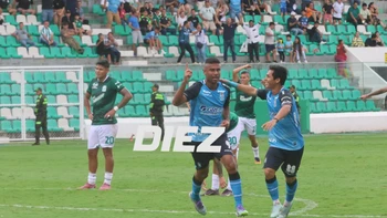 Blooming se adueñó del primer clásico del año en un bochornoso final Blooming se adueñó del primer clásico del año en un bochornoso final