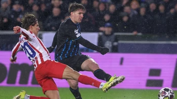El Brujas reacciona y empata ante el Atlético, dejando la eliminatoria abierta El Brujas reacciona y empata ante el Atlético, dejando la eliminatoria abierta