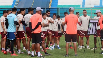 Guabirá está completo con Rafinha y Quique Flores recuperados Guabirá está completo con Rafinha y Quique Flores recuperados