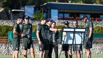 Puertas cerradas y máxima concentración en la selección boliviana Puertas cerradas y máxima concentración en la selección boliviana