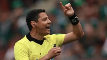 Árbitro australiano Alireza Faghani dirigirá el Bolivia - Surinam por la repesca al Mundial 2026 Árbitro australiano Alireza Faghani dirigirá el Bolivia - Surinam por la repesca al Mundial 2026