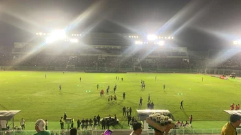 Apagón retrasa el Oriente Petrolero - GV San José en el Tahuichi Apagón retrasa el Oriente Petrolero - GV San José en el Tahuichi