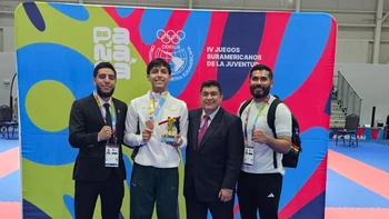 Matías Paredez logra la primera medalla para Bolivia en karate Matías Paredez logra la primera medalla para Bolivia en karate