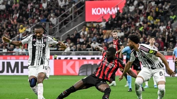 Milan y Juventus empatan sin goles y mantienen la pelea por el cupo a Champions Milan y Juventus empatan sin goles y mantienen la pelea por el cupo a Champions