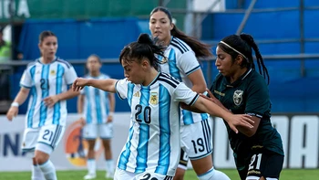 Dura derrota de Bolivia Sub-17 femenina ante Argentina Dura derrota de Bolivia Sub-17 femenina ante Argentina