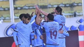 Bolívar revive y se mete en la pelea tras vencer a Fluminense en el Siles Bolívar revive y se mete en la pelea tras vencer a Fluminense en el Siles