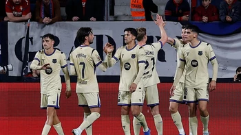 Barcelona queda a un paso del título tras vencer a Osasuna Barcelona queda a un paso del título tras vencer a Osasuna