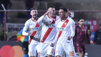Always golea a Lanús y se ilusiona con seguir luchando en la Libertadores Always golea a Lanús y se ilusiona con seguir luchando en la Libertadores