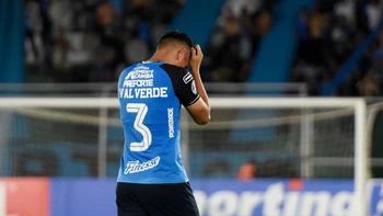 Tres expulsiones seguidas: el problema que golpea a Blooming en la Copa Sudamericana Tres expulsiones seguidas: el problema que golpea a Blooming en la Copa Sudamericana