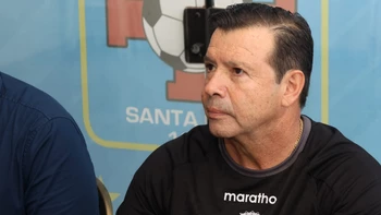 ‘Platiní’ Sánchez asume su tercera temporada en Blooming con la meta de clasificar a la Libertadores ‘Platiní’ Sánchez asume su tercera temporada en Blooming con la meta de clasificar a la Libertadores