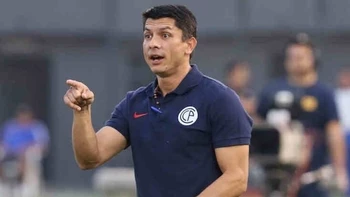 Oriente Petrolero tiene “prácticamente cerrado” a Gustavo Florentín Oriente Petrolero tiene “prácticamente cerrado” a Gustavo Florentín