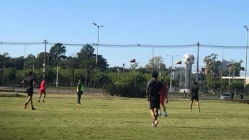 Independiente de Sucre se queda en Paraguay para viajar rumbo a Buenos Aires Independiente de Sucre se queda en Paraguay para viajar rumbo a Buenos Aires