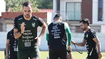 La Verde se entrena a puertas cerradas mientras se completa el grupo La Verde se entrena a puertas cerradas mientras se completa el grupo