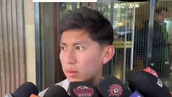 Terceros. “Enfocado en la Selección; el tema Santos lo dejo a mi empresario” Terceros. “Enfocado en la Selección; el tema Santos lo dejo a mi empresario”