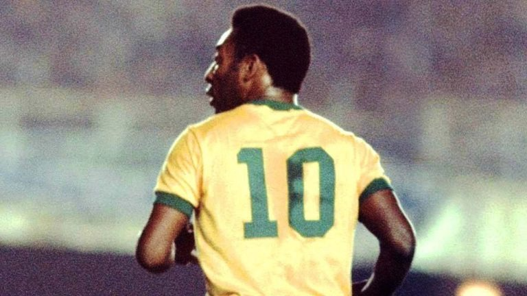 Cómo un error convirtió el 10 de Pelé en leyenda