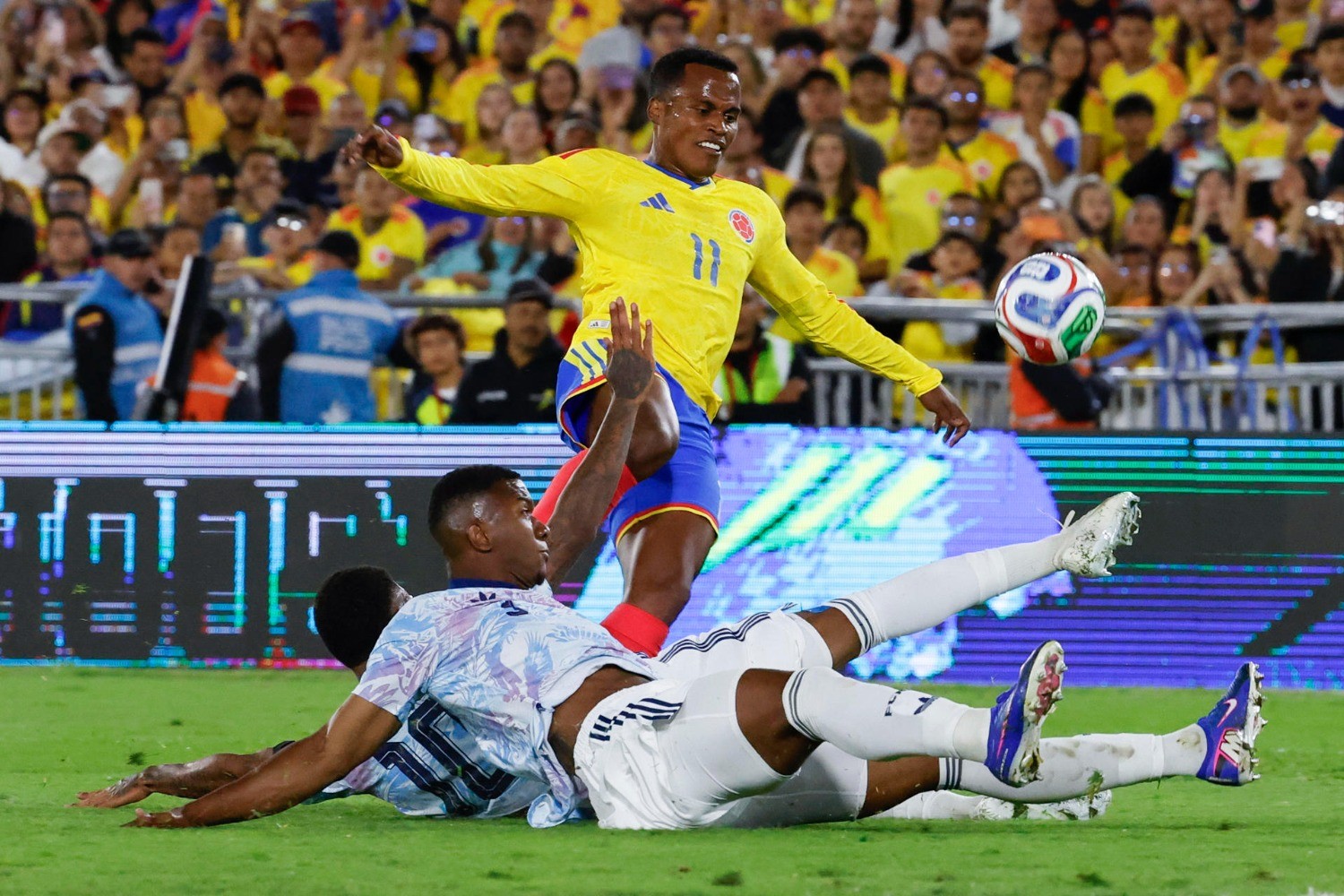 Jhon Arias da tranquilidad a Colombia en el cierre de su preparación para el Mundial