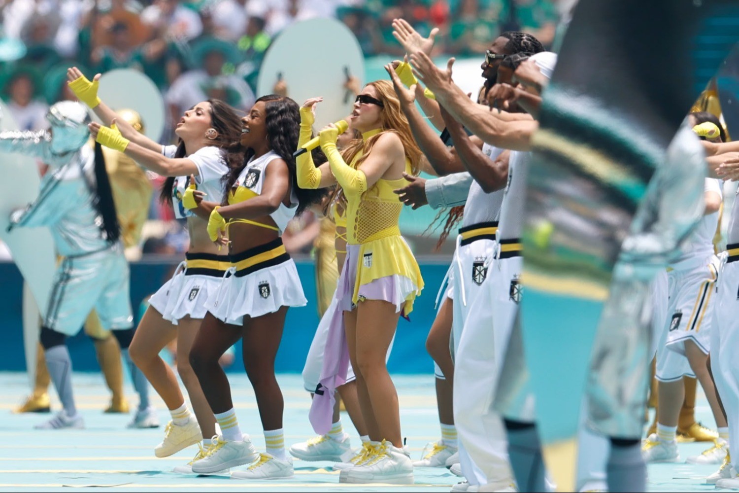 Shakira corona la inauguración del Mundial 2026 en el Azteca junto a Maná y Lila Downs