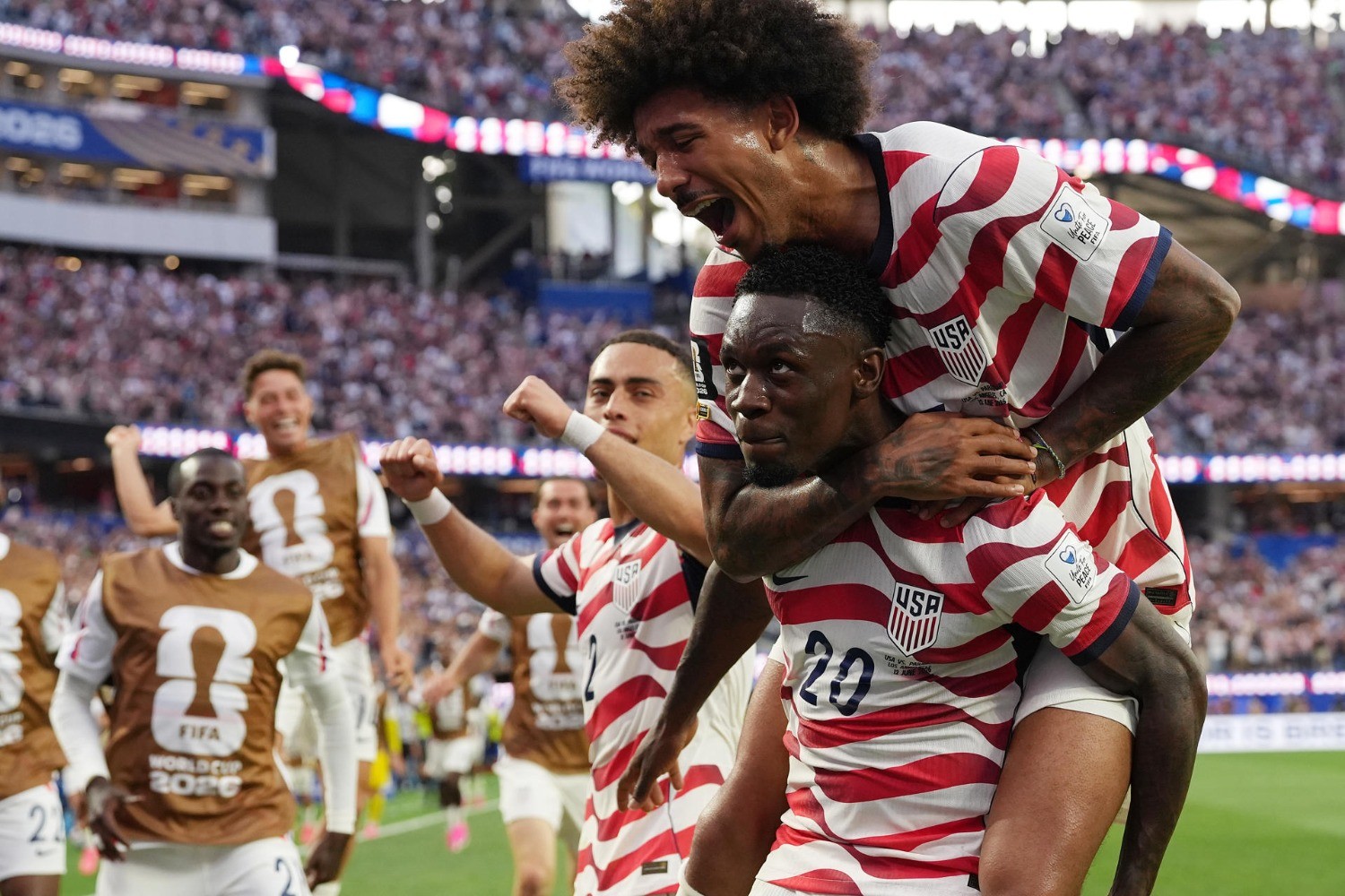 Estados Unidos se pasea ante un desconocido Paraguay en su debut