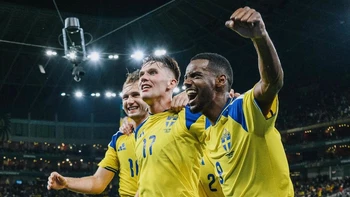Suecia pasa por encima de Túnez y le aplica una paliza 5-1. Suecia pasa por encima de Túnez y le aplica una paliza 5-1.