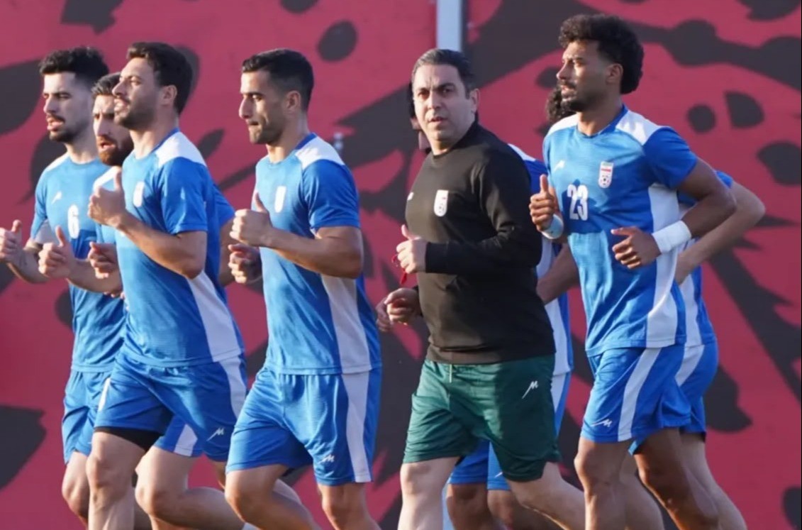 Irán juega contra Nueva Zelanda en medio de un clima de máxima tensión