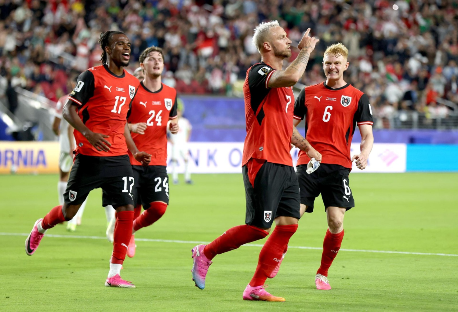 Austria sufre lo indecible para doblegar a la debutante Jordania