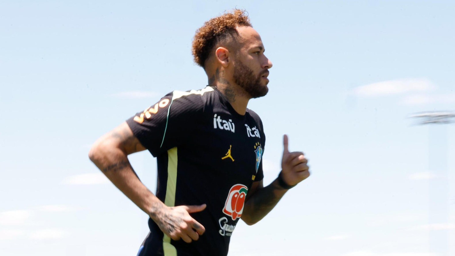 Neymar reaparece con Brasil y se acerca a su regreso en el Mundial