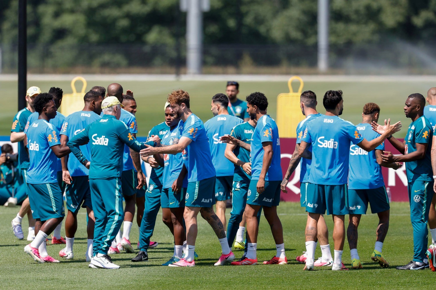 Brasil afina detalles para enfrentar a Escocia y espera por Neymar
