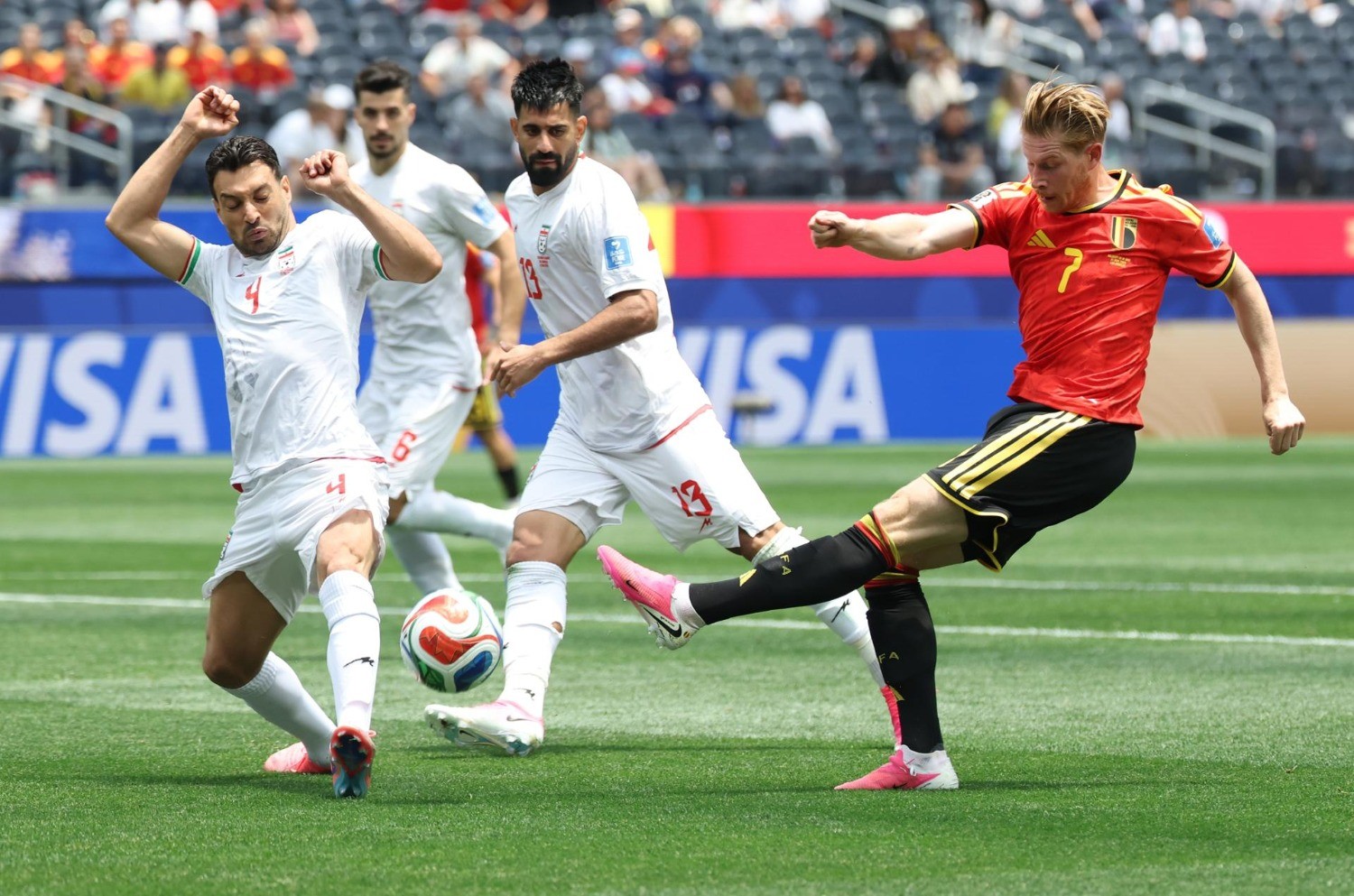 Irán y Bélgica se lo jugarán todo en la última jornada tras un agónico empate