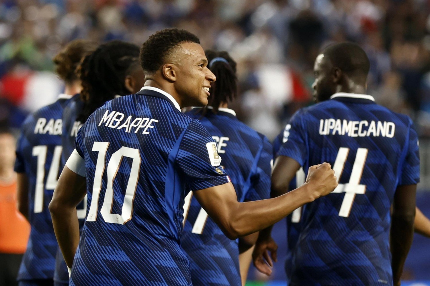 Mbappé iguala a Klose y ya mira a Messi