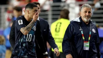 Paraguay pierde a Almirón: recibe una fecha de suspensión por taparse la boca Paraguay pierde a Almirón: recibe una fecha de suspensión por taparse la boca