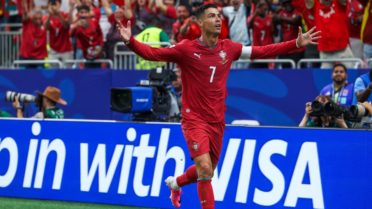 Cristiano se suma a la fiesta de los récords en el Mundial