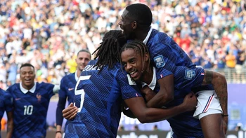 Francia golea a Suecia y se cita con Paraguay en los octavos de final Francia golea a Suecia y se cita con Paraguay en los octavos de final