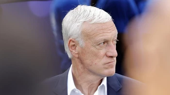 Deschamps evita la polémica y respalda al árbitro argentino Facundo Tello Deschamps evita la polémica y respalda al árbitro argentino Facundo Tello