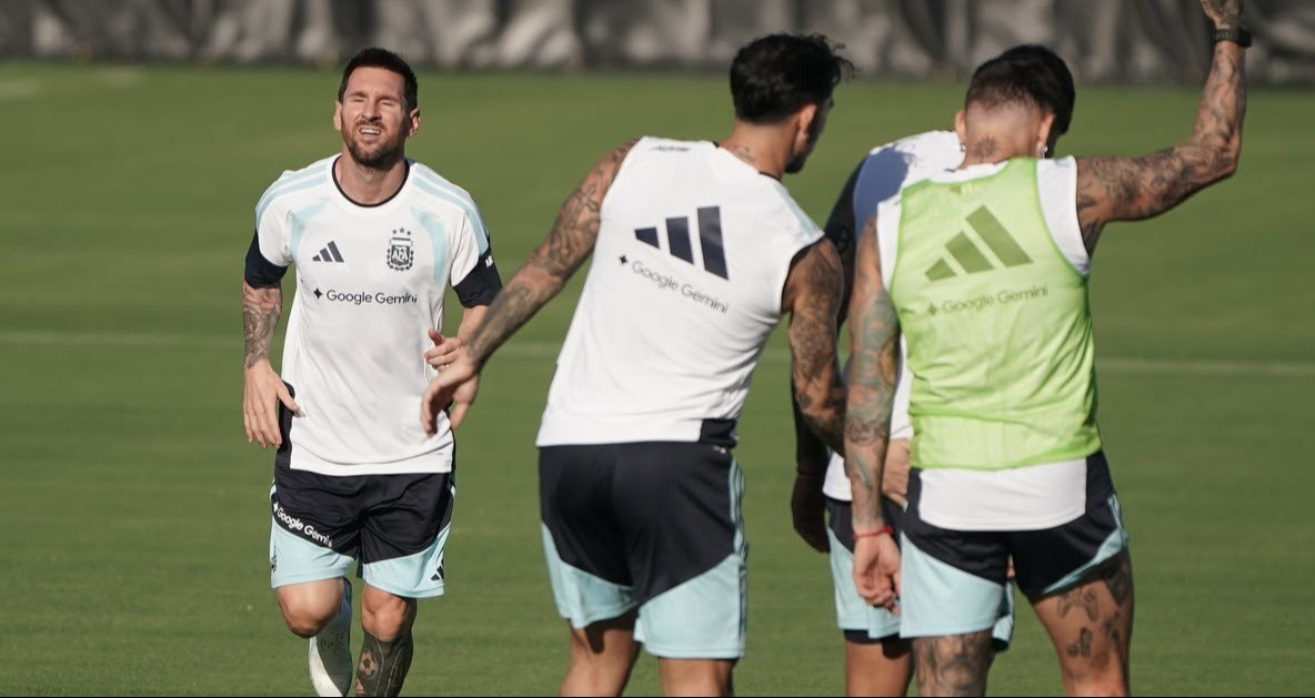 Argentina se entrena a puerta cerrada y Scaloni evalúa cambios en el once