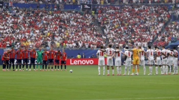 Miami guardó silencio por muerte de Adams antes del partido entre Noruega e Inglaterra Miami guardó silencio por muerte de Adams antes del partido entre Noruega e Inglaterra