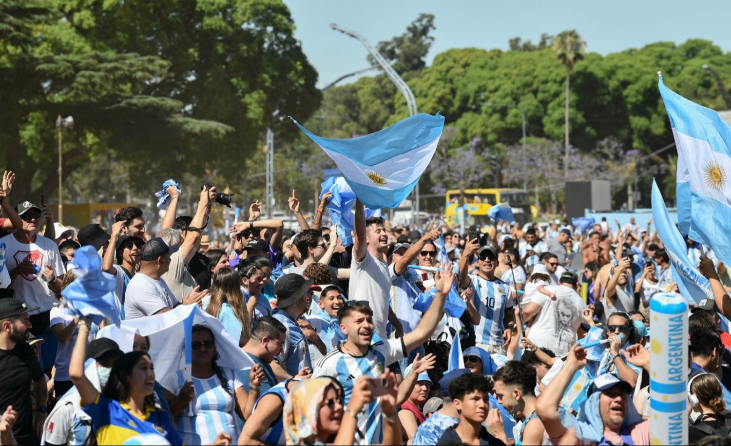 Argentina ya palpita la semifinal ante Inglaterra con canciones contra su histórico rival