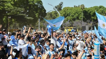 Argentina ya palpita la semifinal ante Inglaterra con canciones contra su histórico rival Argentina ya palpita la semifinal ante Inglaterra con canciones contra su histórico rival