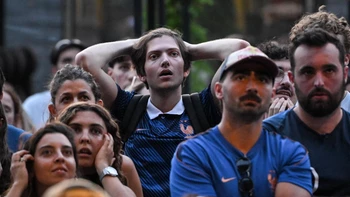España deslumbra y la prensa francesa habla de una "enorme decepción" para los Bleus España deslumbra y la prensa francesa habla de una "enorme decepción" para los Bleus