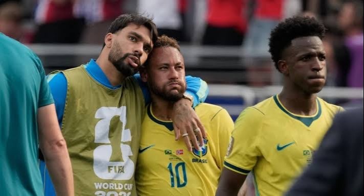 Cinco días después de la eliminación del Mundial, Neymar abandona otro, el de póquer