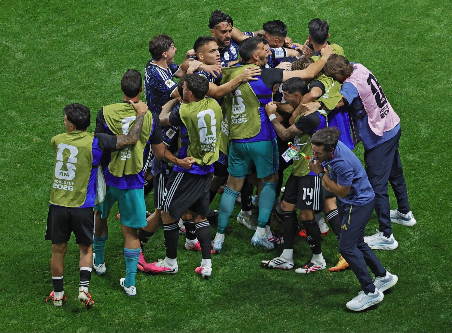 ¡Argentina está en la final! La Albiceleste logra una remontada épica ante Inglaterra (2-1)
