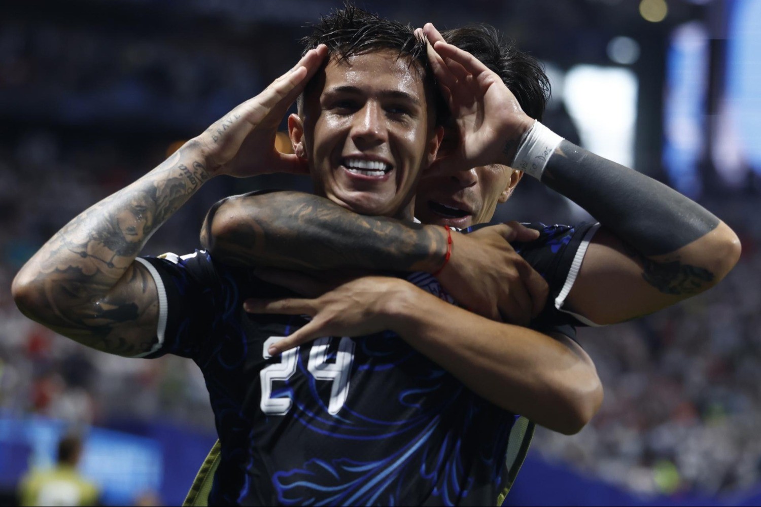 Argentina firma una remontada épica y jugará la final ante España