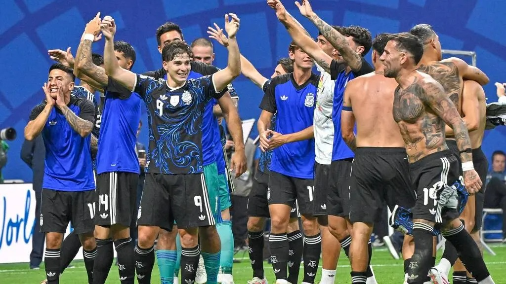 Suspenden en Argentina partidos de fútbol para recibir a la selección tras el Mundial