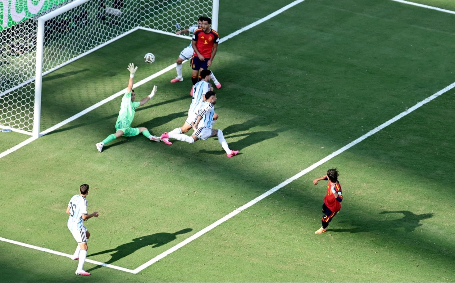 ¡España es campeona del mundo! La Roja derrota a Argentina y conquista el Mundial (1-0)